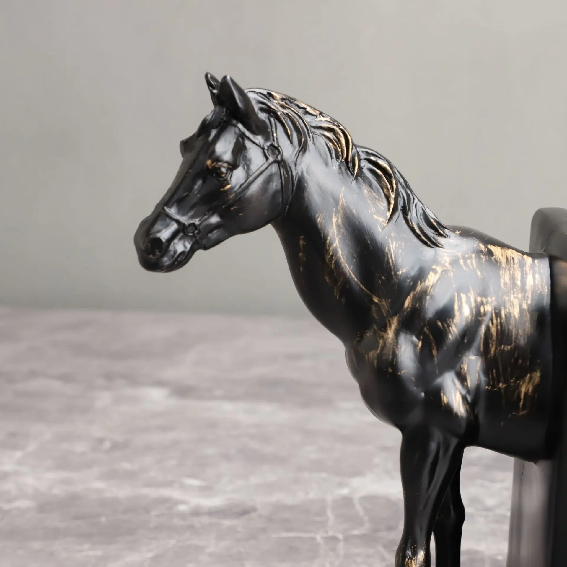 Serre-livres élégant cheval noir – Image 7