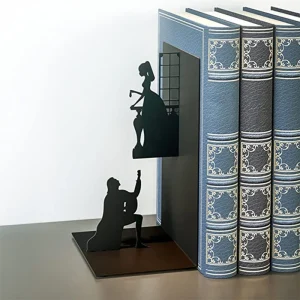 Serre-livres sérénade sous balcon